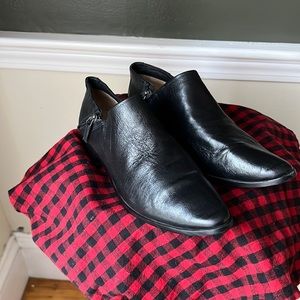 Johnston & Murphy Women’s Black Shootie 8.5 M